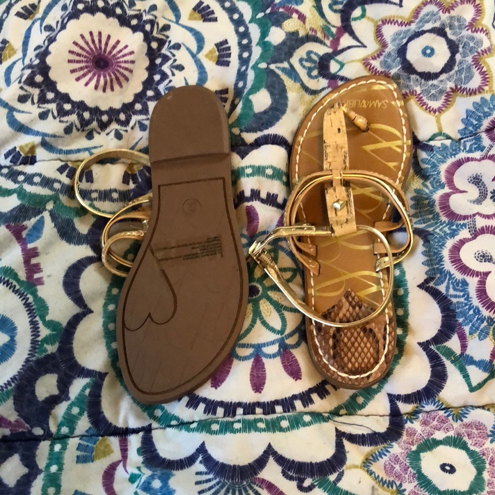 Flat strappy sandals
